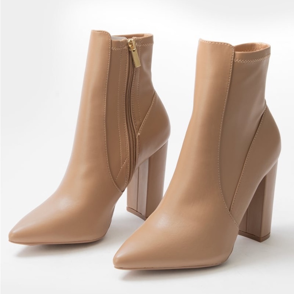 QUPID Stretch Womens Heel Booties